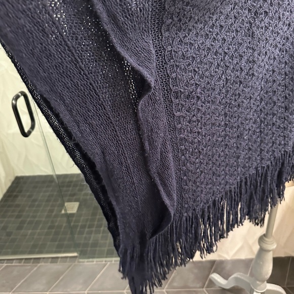 Fringed navy shrug - Picture 5 of 6